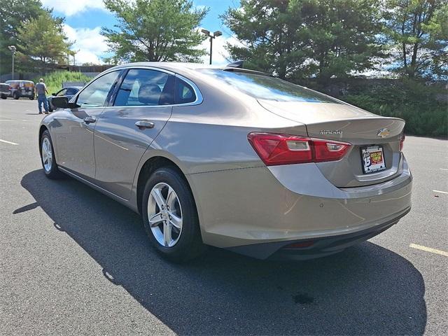 Photo of 2022 Mineral Gray Metallic Chevrolet Malibu