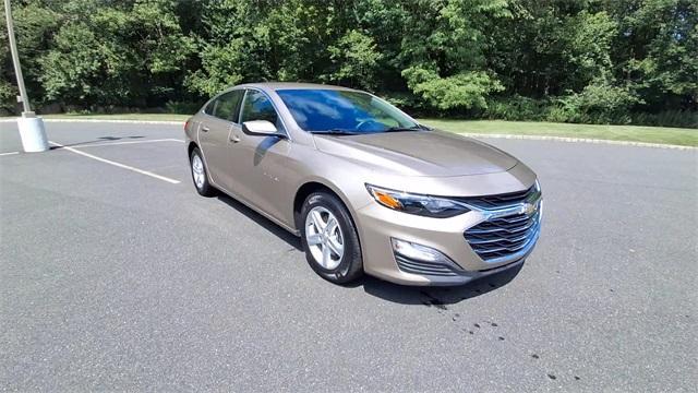 Photo of 2022 Mineral Gray Metallic Chevrolet Malibu
