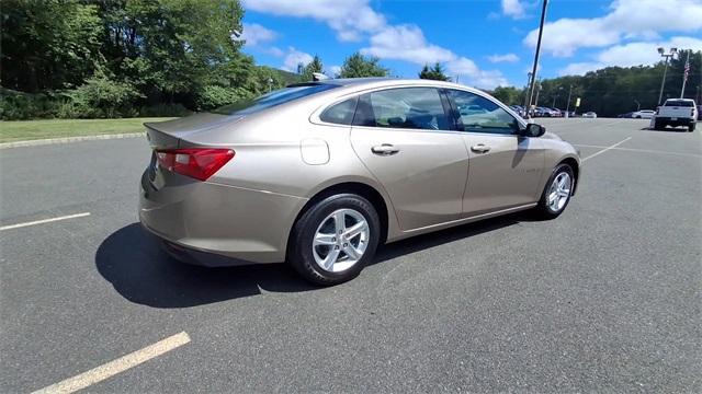 Photo of 2022 Mineral Gray Metallic Chevrolet Malibu