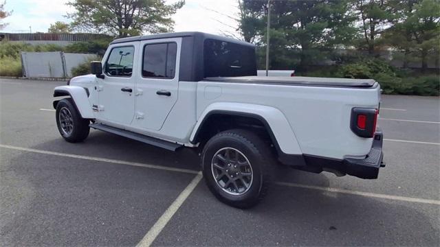 Photo of 2021 Bright White Clearcoat Jeep Gladiator