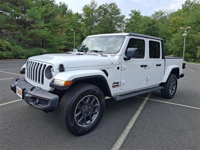 Photo of 2021 Bright White Clearcoat Jeep Gladiator