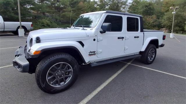 Photo of 2021 Bright White Clearcoat Jeep Gladiator