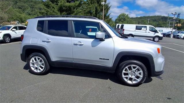 Photo of 2021 Glacier Metallic Jeep Renegade