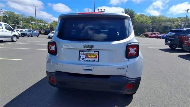 Photo of 2021 Glacier Metallic Jeep Renegade
