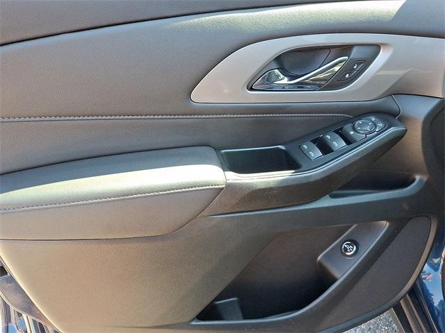 Photo of 2023 Northsky Blue Metallic Chevrolet Traverse
