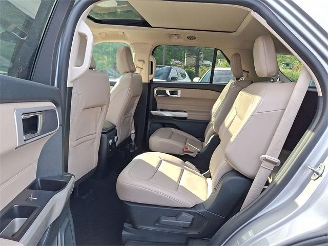 Photo of 2021 Silver Metallic Ford Explorer