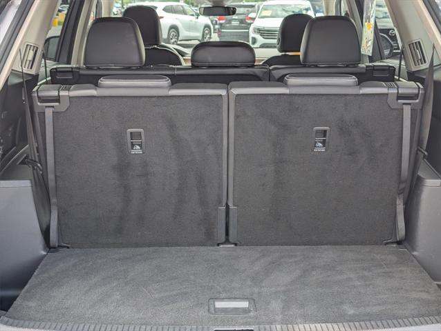 Photo of 2024 Silver Mist Metallic Volkswagen Atlas