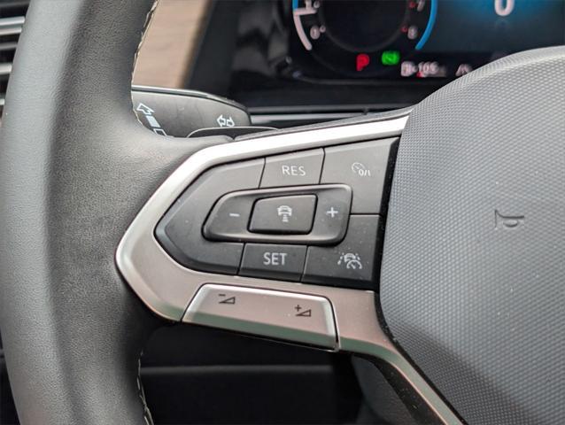 Photo of 2024 Silver Mist Metallic Volkswagen Atlas