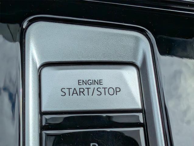 Photo of 2024 Silver Mist Metallic Volkswagen Atlas