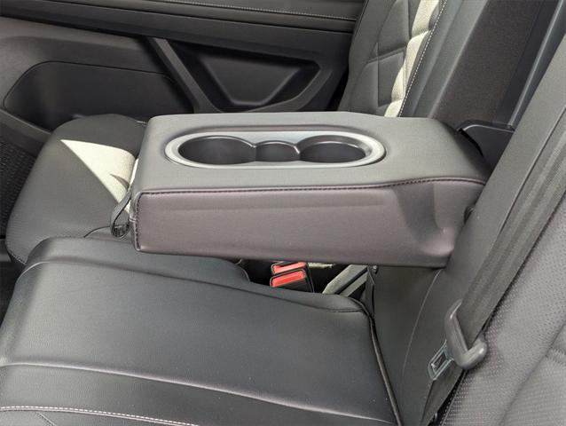 Photo of 2024 Silver Mist Metallic Volkswagen Atlas