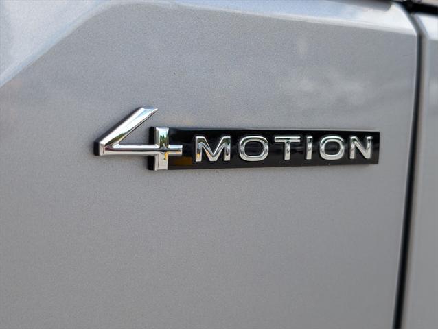 Photo of 2024 Silver Mist Metallic Volkswagen Atlas