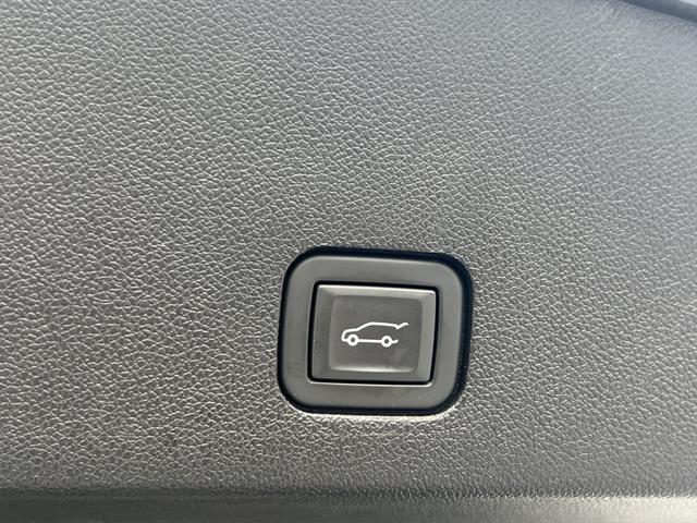 Photo of 2023 Wilder Metallic Cadillac XT6