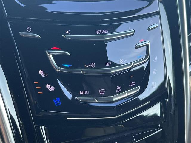 Photo of 2020 Crystal White Tricoat Cadillac Escalade
