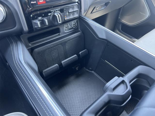 Photo of 2023 Diamond Black Crystal Pearlcoat RAM 1500