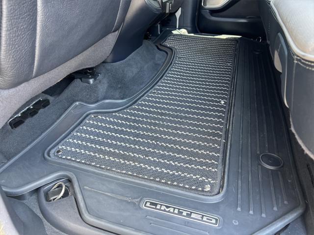 Photo of 2023 Diamond Black Crystal Pearlcoat RAM 1500