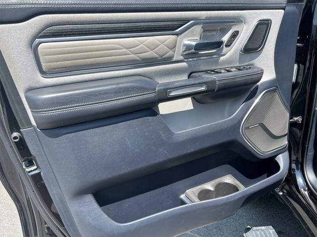 Photo of 2023 Diamond Black Crystal Pearlcoat RAM 1500