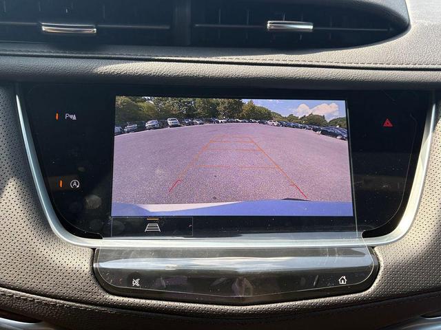 Photo of 2025 Crystal White Tricoat Cadillac XT5