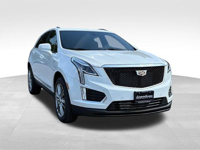 Photo of 2025 Crystal White Tricoat Cadillac XT5