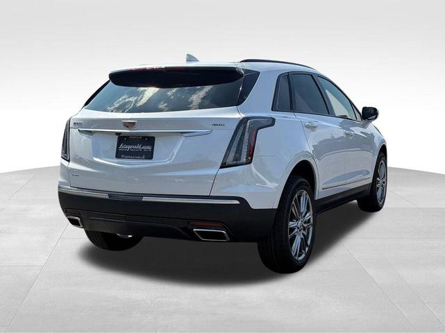 Photo of 2025 Crystal White Tricoat Cadillac XT5