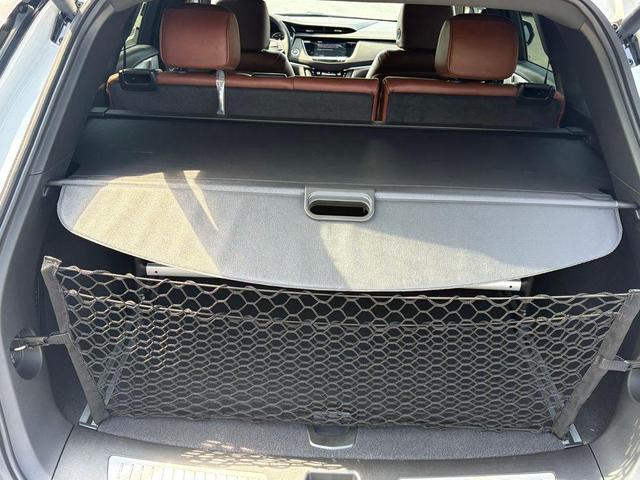 Photo of 2025 Crystal White Tricoat Cadillac XT5