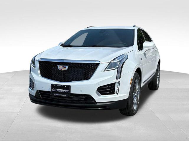 Photo of 2025 Crystal White Tricoat Cadillac XT5