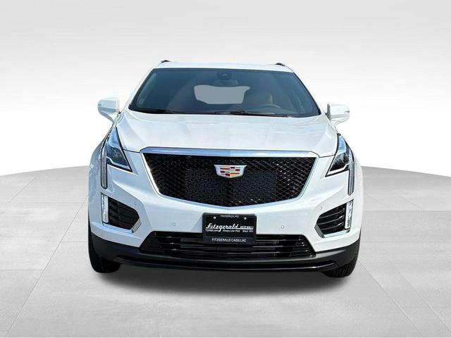 Photo of 2025 Crystal White Tricoat Cadillac XT5