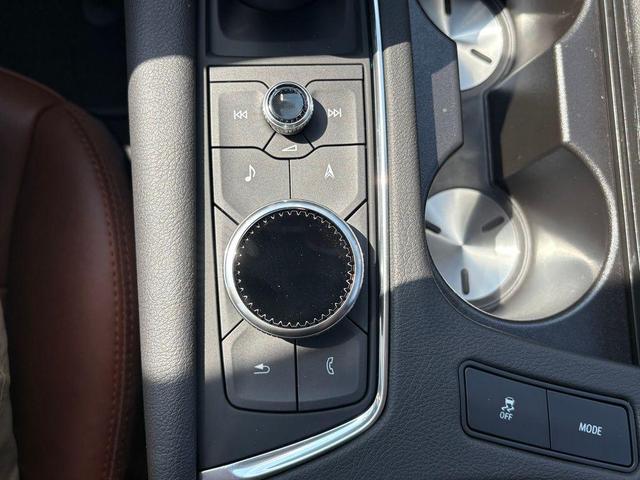 Photo of 2025 Crystal White Tricoat Cadillac XT5