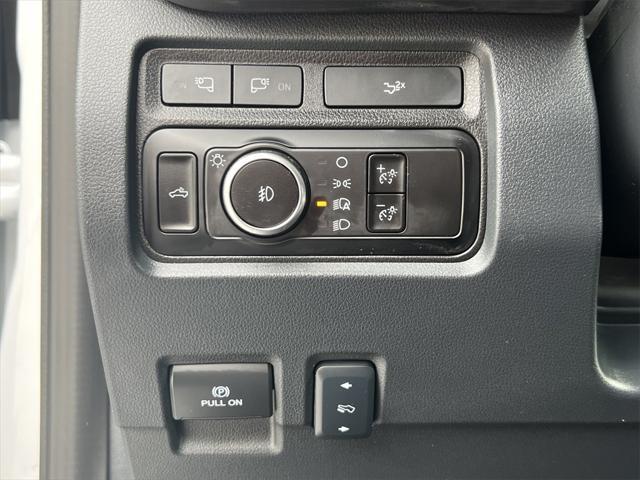 Photo of 2024 Oxford White Ford F-250