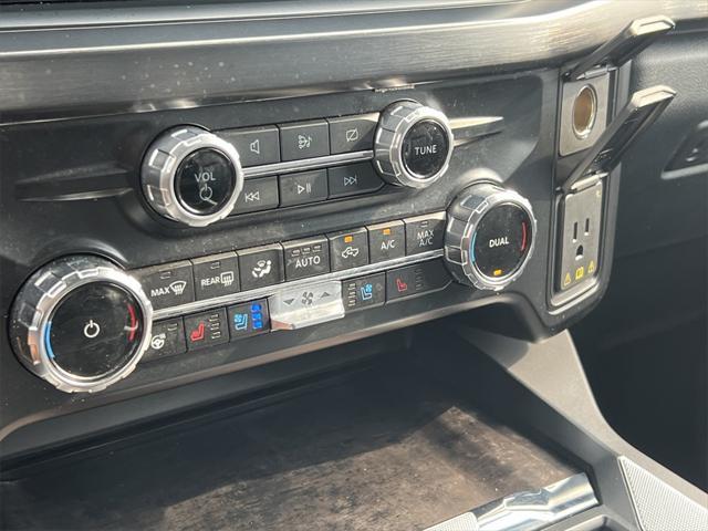 Photo of 2024 Oxford White Ford F-250