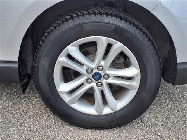 Photo of 2020 Silver Metallic Ford Edge
