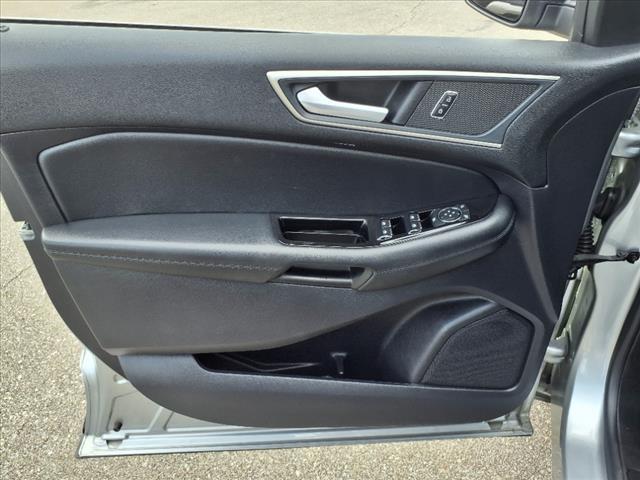 Photo of 2020 Silver Metallic Ford Edge