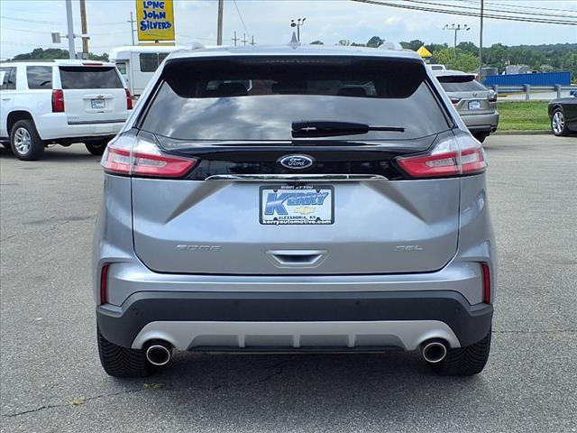 Photo of 2020 Silver Metallic Ford Edge