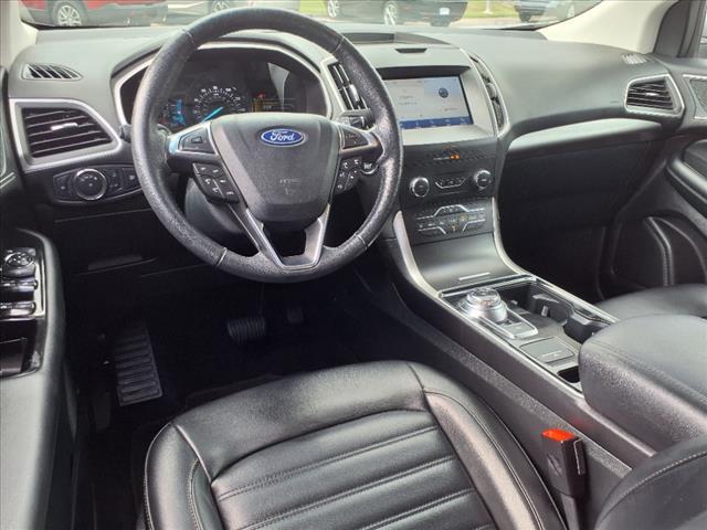Photo of 2020 Silver Metallic Ford Edge