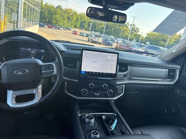 Photo of 2022 Stone Blue Metallic Ford Expedition Max