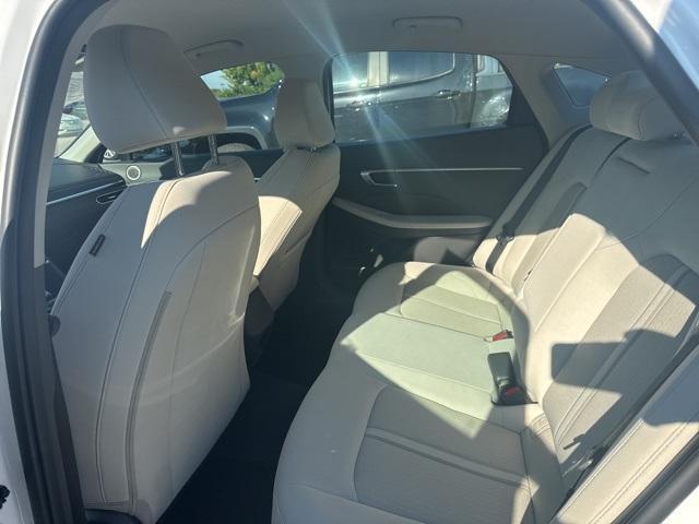Photo of 2023 White Hyundai SONATA