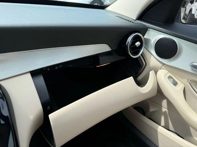 Photo of 2016 White Mercedes-Benz C-Class