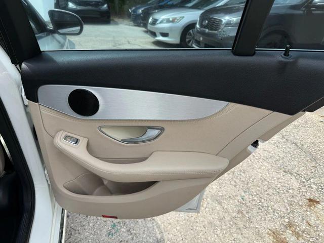 Photo of 2016 White Mercedes-Benz C-Class