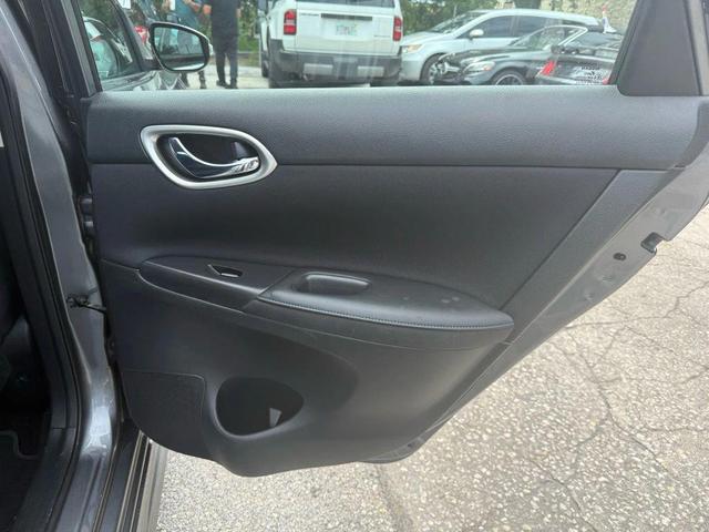 Photo of 2018 Gun Metallic Nissan Sentra