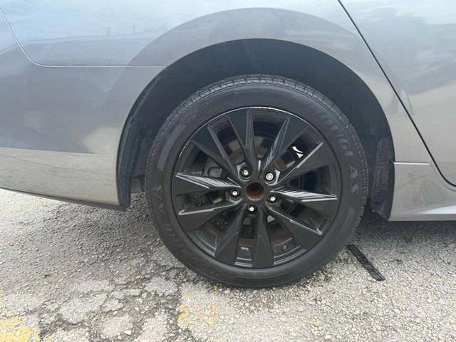 Photo of 2018 Gun Metallic Nissan Sentra