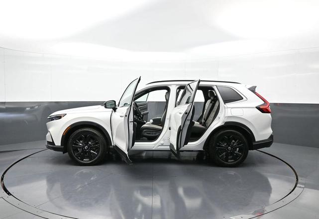 Photo of 2025 Platinum Honda CR-V Hybrid