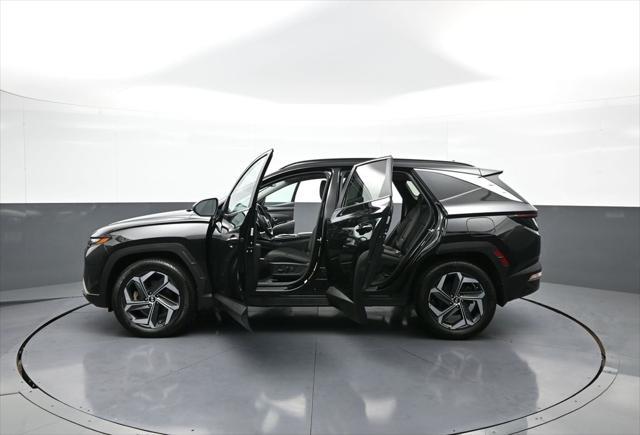 Photo of 2022 Phantom Black Hyundai TUCSON Hybrid