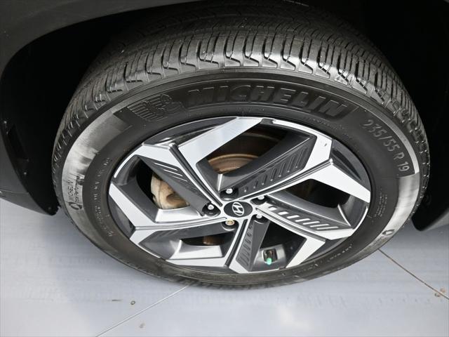 Photo of 2022 Phantom Black Hyundai TUCSON Hybrid