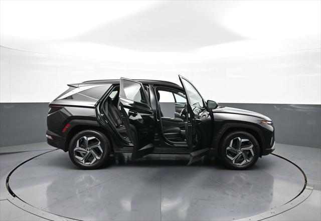 Photo of 2022 Phantom Black Hyundai TUCSON Hybrid