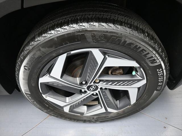 Photo of 2022 Phantom Black Hyundai TUCSON Hybrid