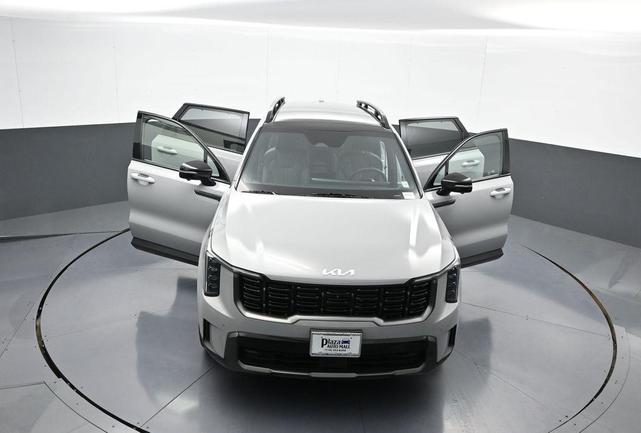 Photo of 2024 Wolf Gray Kia Sorento