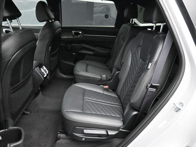 Photo of 2024 Wolf Gray Kia Sorento