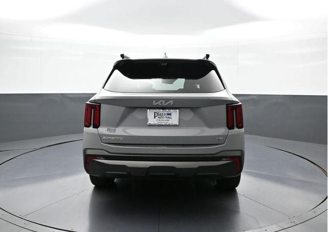 Photo of 2024 Wolf Gray Kia Sorento