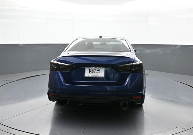 Photo of 2019 Deep Blue Pearl Nissan Altima