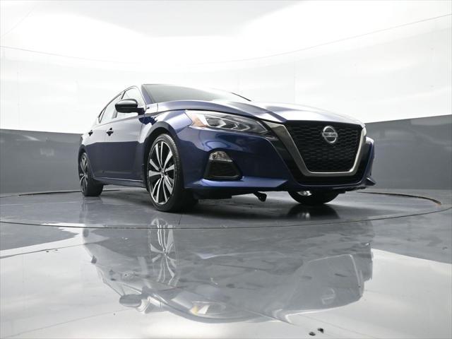 Photo of 2019 Deep Blue Pearl Nissan Altima