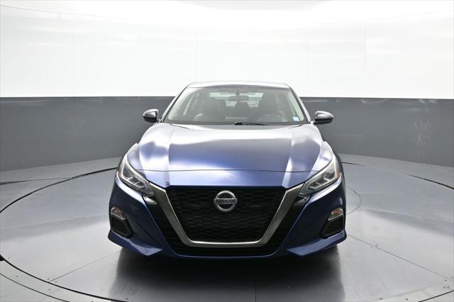 Photo of 2019 Deep Blue Pearl Nissan Altima